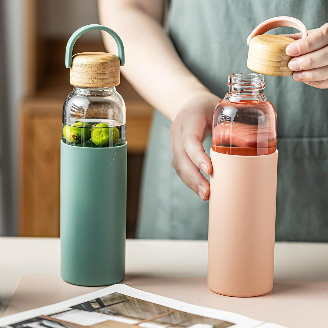 21Oz Borosilicate Glass Water Bottle with Non-Slip Sleeve & Leak-Proof Lid-Reusable Drink Bottle for Office,Travel,Gym,Hiking-Bpa Free,Ideal Gift for Home,Car & Fitness Enthusiasts (Green)