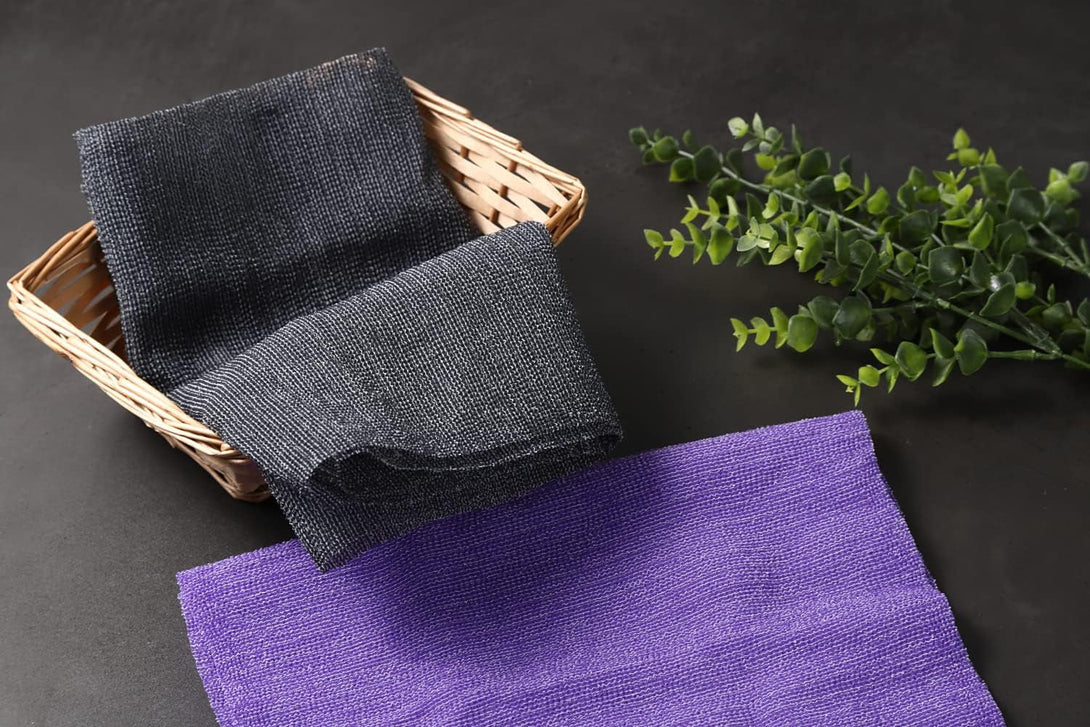 Extra Rough, Exfoliating Washcloth [Made in Japan] Exfoliating Towel Special Texture Makes Fluffy Foam Lather, Back Scrubber, Dead Skin Cell Remover [Loofah for Women and Men] (Black)