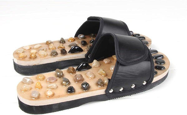 Reflexology Foot Massager Slipper Acupuncture Massage Sandals with Natural Stones Acupoint Massage Shiatsu for Foot Pain Relief Suit for Men and Women (M) Black