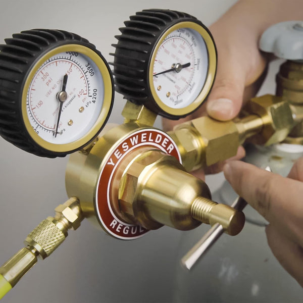 YESWELDER Nitrogen Regulator with Hose, 0-600 PSI and 0-4000PSI Output Pressure, CGA580 Inlet Connection and 1/4" Male Flare Fitting