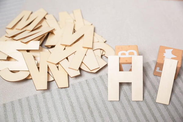 FROSTDONKEY 162 Pieces 2 Inch Unfinished Wooden Craft Letters with Storage Tray, 2 in Small Wooden Alphabet Letters for Crafts, Wall Decor, DIY,