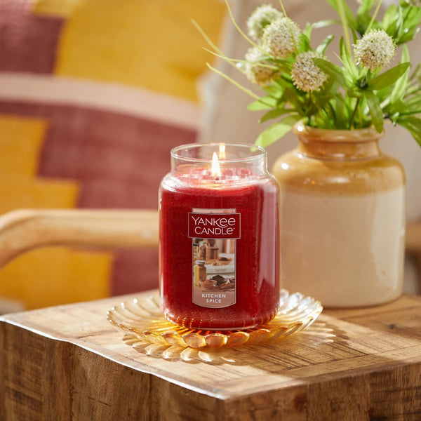 Yankee Candle Kitchen Spice Scented, Classic 22Oz Large Jar, Single Wick, over 110 Hours of Burn Time, Ideal for Home, Celebrations, Gifting