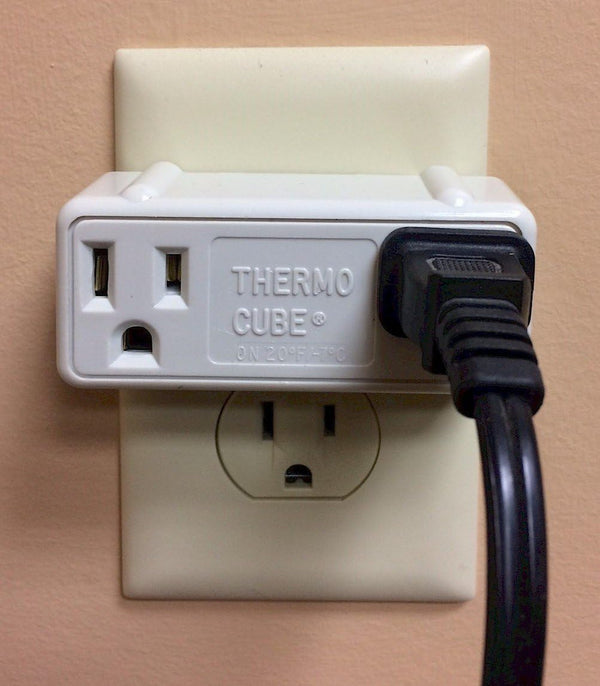 Farm Innovators TC-2 Thermo Cube Cold Weather Auto on Thermostatic Double Outlet, White