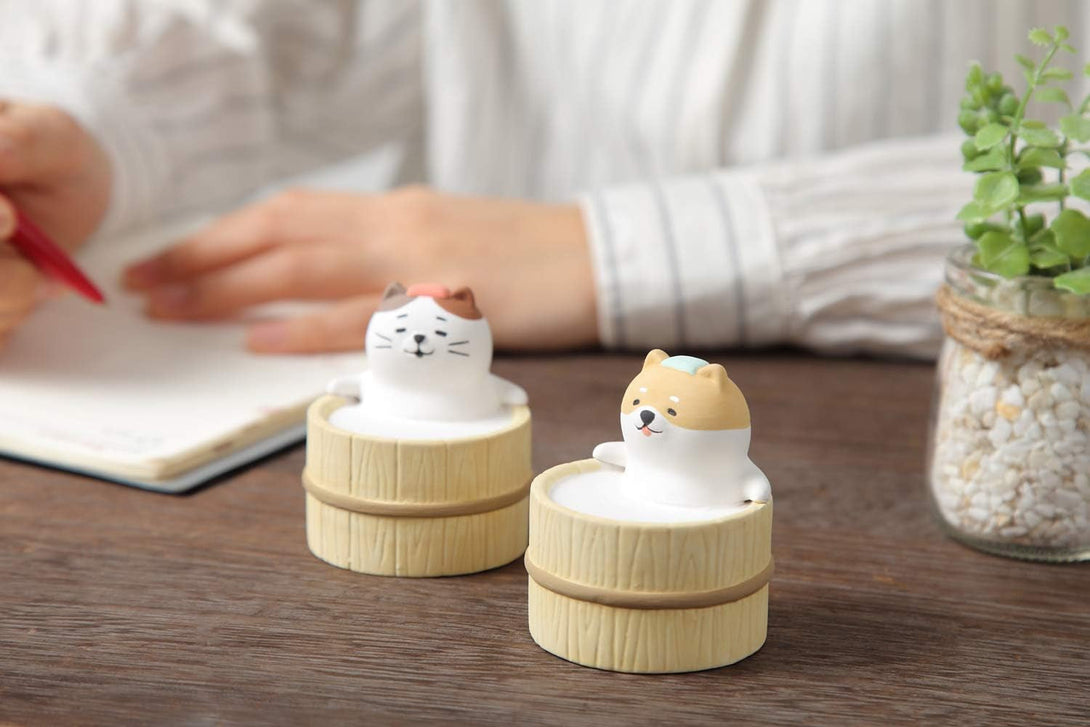 Aroma Ceramic Stone Diffuser [Japan Import] Aromatherapy Essential Oil Diffuser, Non Electric, Passive, Unique, Cute, Animal, Design for Women, Men, and Gifts (Bathing Dog)