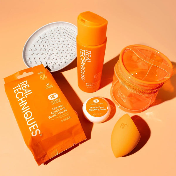 Real Techniques Miracle Quick Dry Brush Wipes, Remove Product Build-Up, Easily Switch Colors, Fast Drying, Convenient Makeup Brush Cleaner,