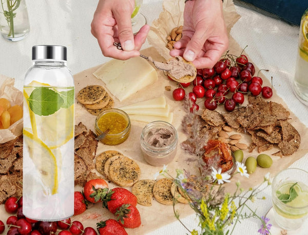 Clear Glass Bottles with Lids 6Pcs Set 18Oz,Reusable Glass Water Bottle with Stainless Steel Cap, 100% Leak Proof,Can Be Used for Fruit Juice,
