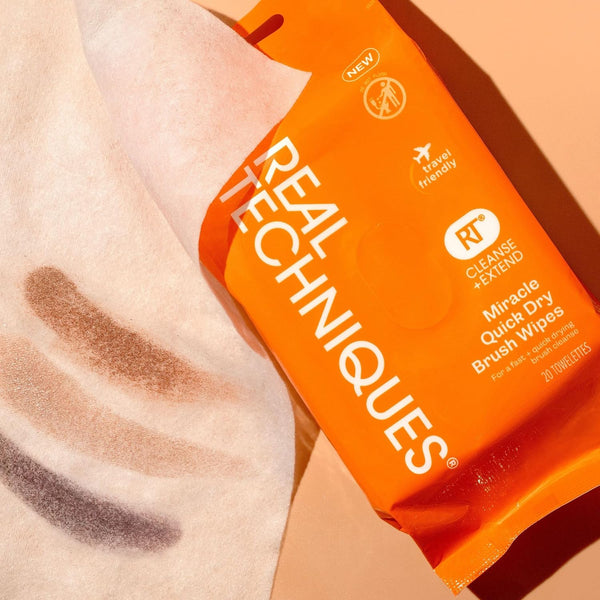 Real Techniques Miracle Quick Dry Brush Wipes, Remove Product Build-Up, Easily Switch Colors, Fast Drying, Convenient Makeup Brush Cleaner,