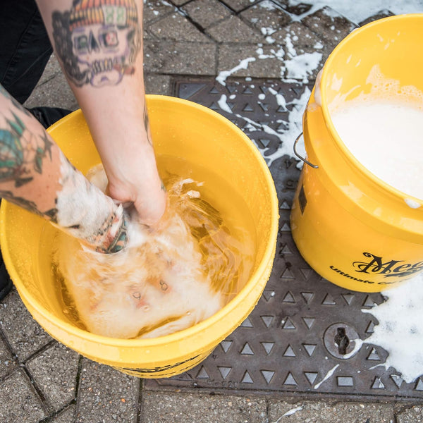 Meguiar'S Yellow Bucket, Car Wash Bucket for Water and Suds - 3.5 Gallon