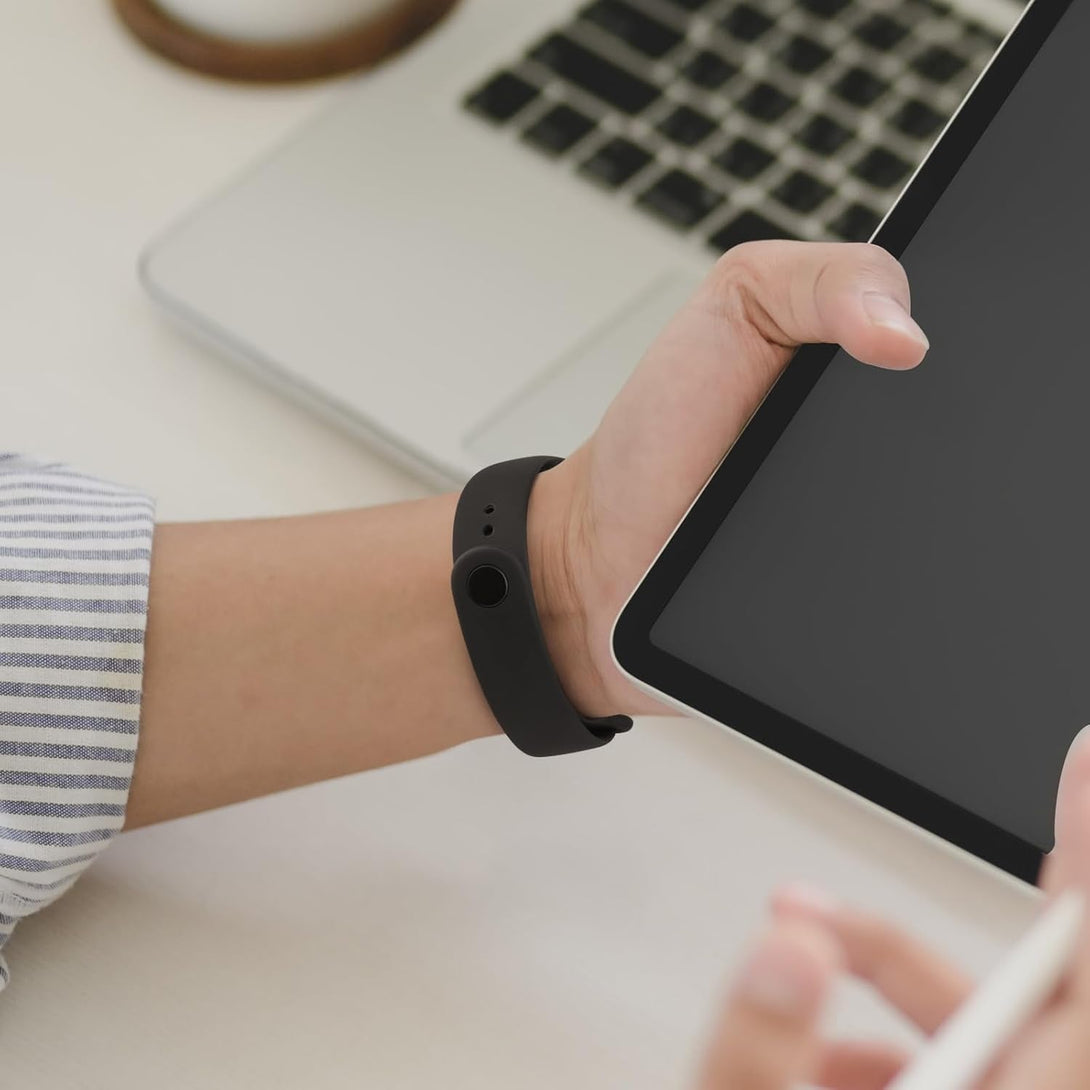 Meliya Bands for Amazfit Band 7 Straps, 4-Pack Soft Silicone Sport Replacement Bracelet Strap for Amazfit Band 7 Fitness & Health Tracker Women Men