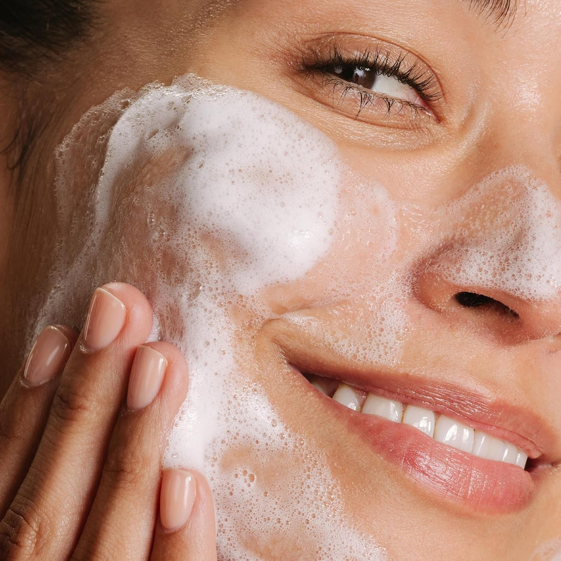 Dermalogica Clear Start Breakout Clearing Foaming Wash - Acne Face Wash with Salicylic Acid & Tea Tree Oil - Dive into Pores to Clear, Soothe, & Energize