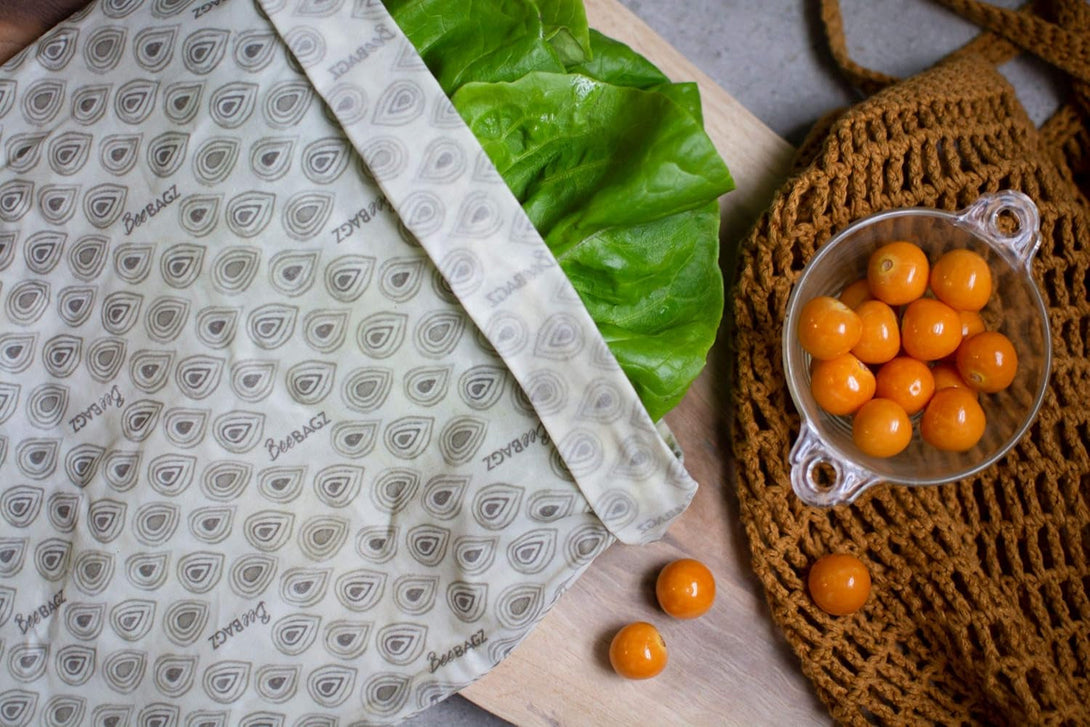 1 Pack - Beeaswax Wrap Storage Bag - Plastic and Silicone Free - Reusable Beeswax Food Wrap Bag- (1 Large, 11” X 14” (Grey)